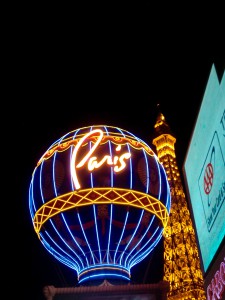 Eiffelturm bei Nacht